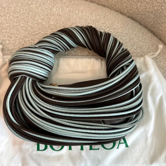 Authentic Bottega Veneta Mini Jodie Bag - Picture 5 of 8